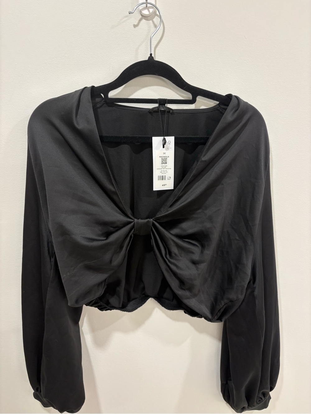 Dynamite Black Twist-Knot Cropped Long Sleeve Top